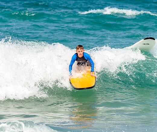 שיעורי גלישת גלים בפריגל